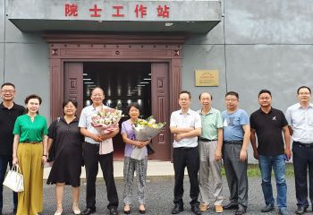 熱烈歡迎陳大洲、劉蘭英伉儷載譽(yù)回國