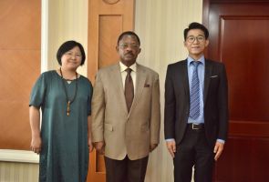 赤道幾內亞總理奧巴馬會見示范農(nóng)場項目組