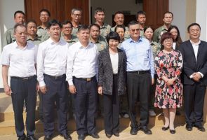 江西省盧小青副省長訪問赤幾并視察示范農(nóng)場